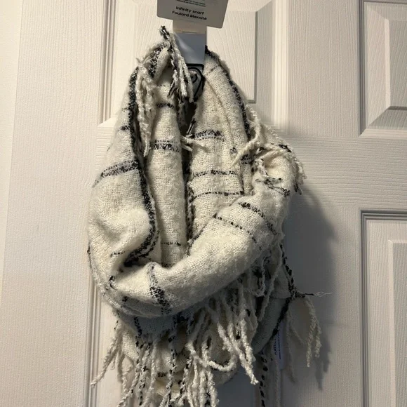 INFINITY SCARFS - Picture 2 of 2